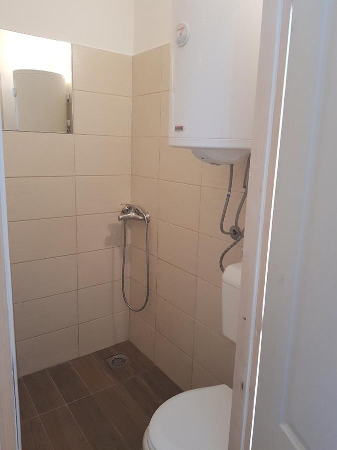 Pansion Lug Hotell Belgrad Exteriör bild