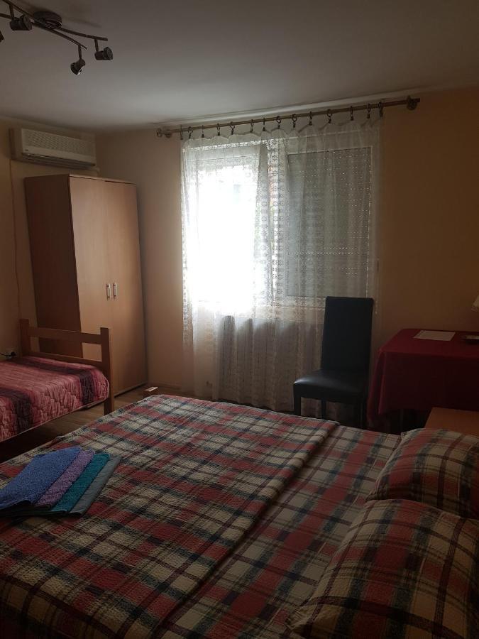 Pansion Lug Hotell Belgrad Exteriör bild