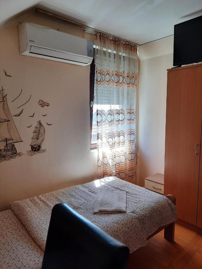 Pansion Lug Hotell Belgrad Exteriör bild