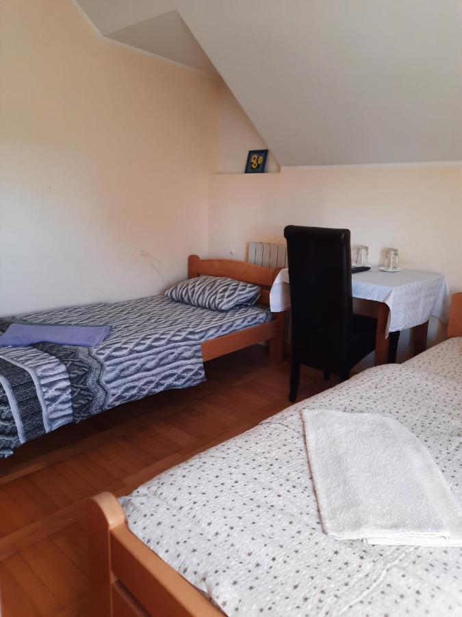 Pansion Lug Hotell Belgrad Exteriör bild