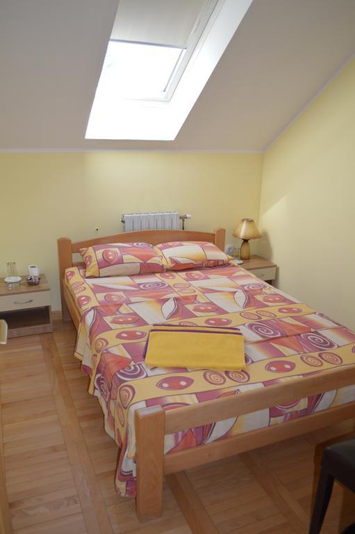 Pansion Lug Hotell Belgrad Rum bild