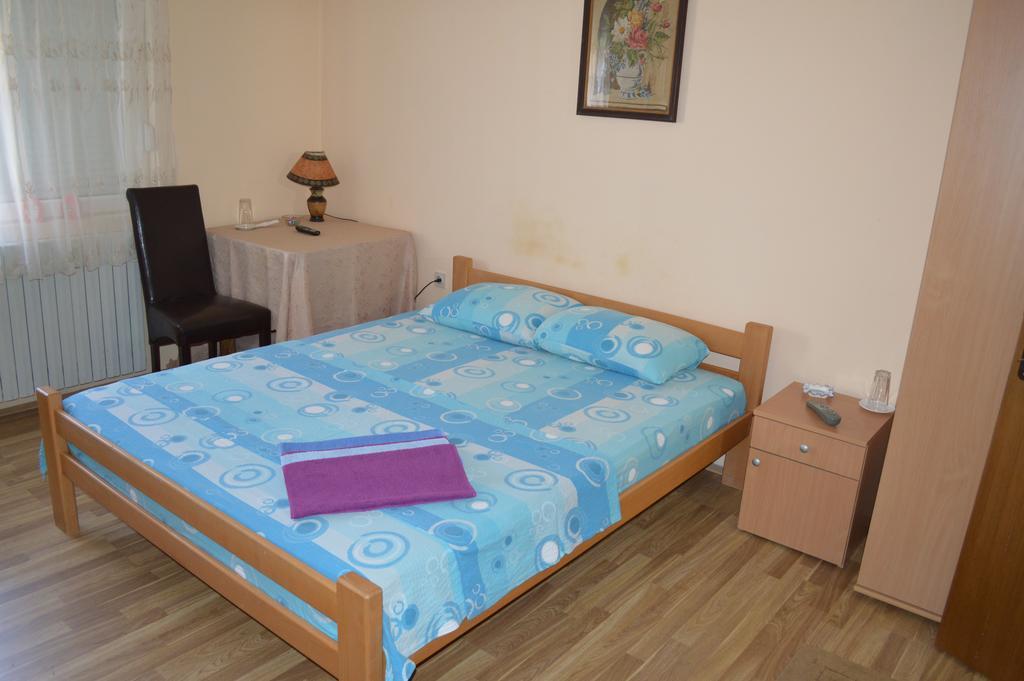 Pansion Lug Hotell Belgrad Rum bild