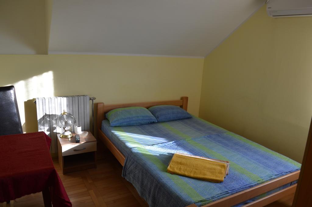 Pansion Lug Hotell Belgrad Rum bild